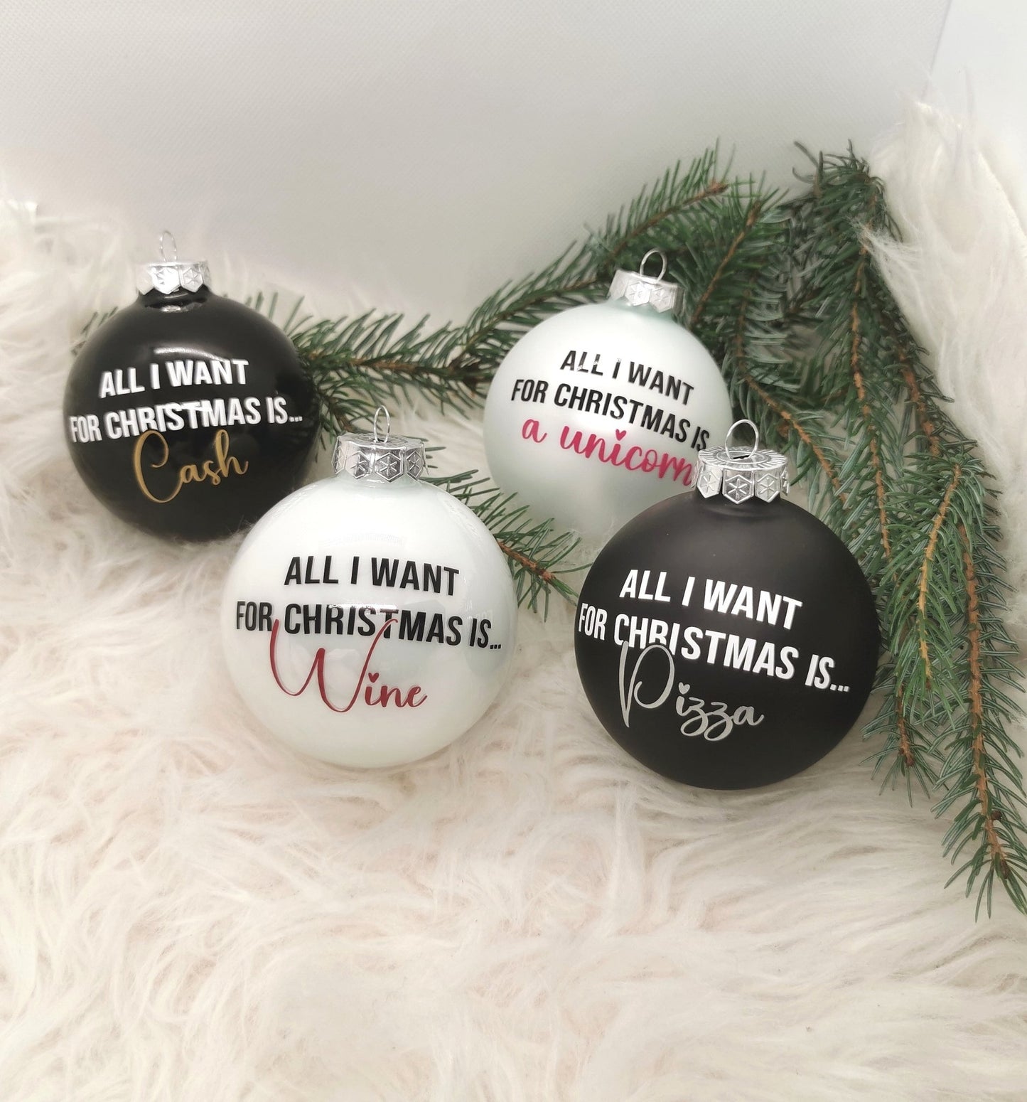 Weihnachtskugel - "All I want for Christmas is...a unicorn" - Party im Karton