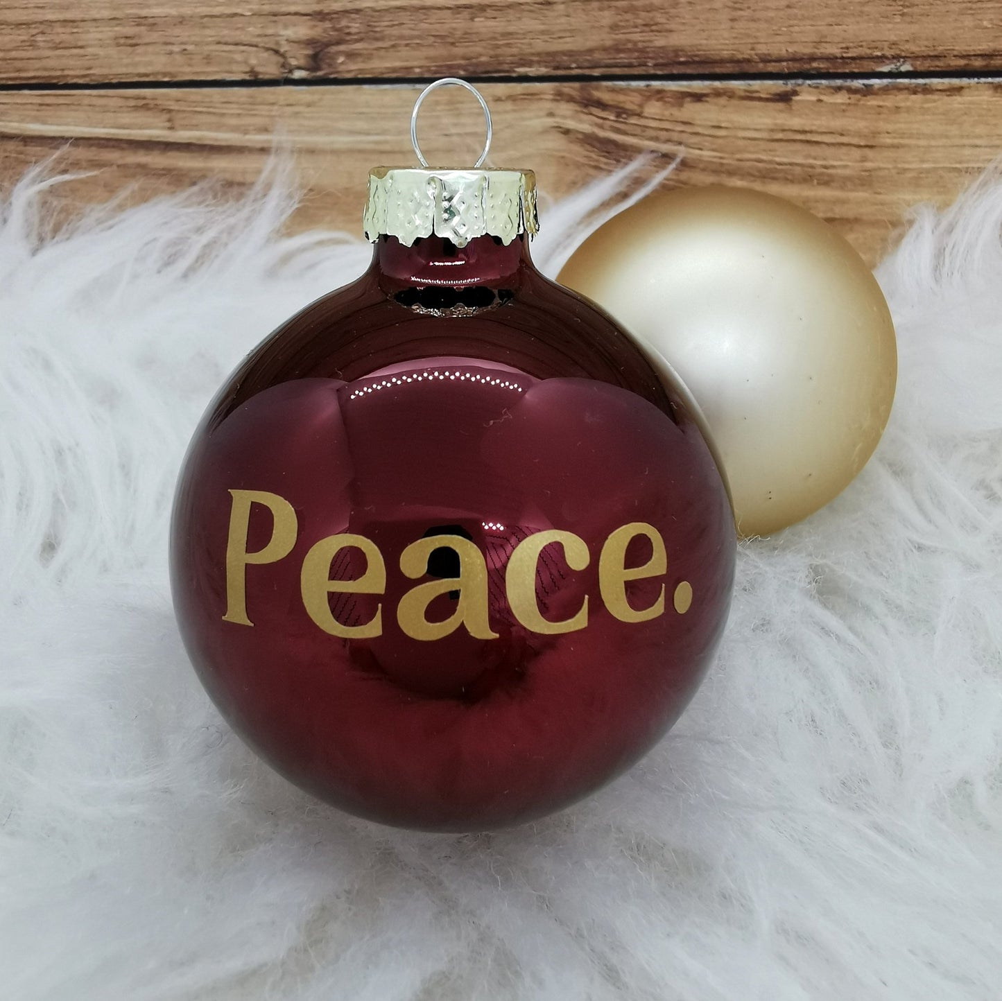 Weihnachtskugel "Peace." - Party im Karton
