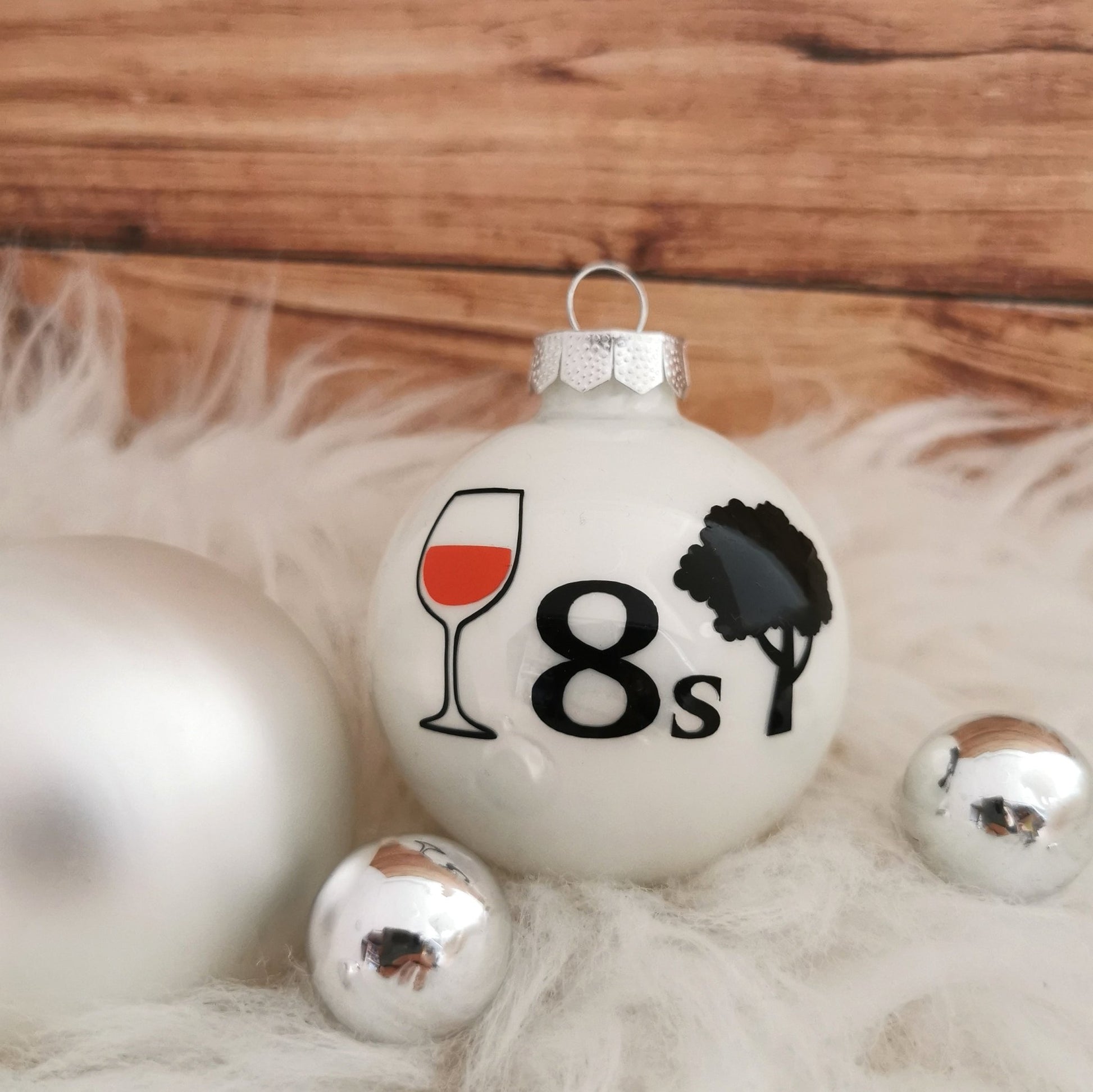 Weihnachtskugel - "Wein-8s-Baum." - Party im Karton
